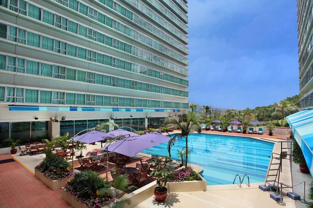 游泳池 / Expedia Group image