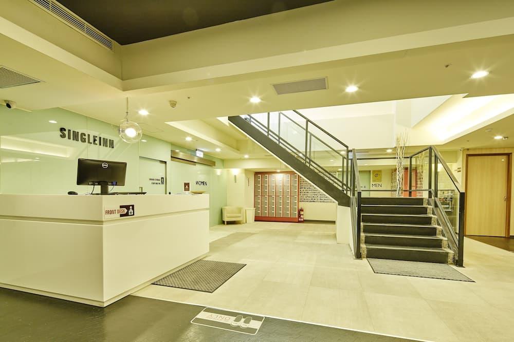 櫃檯 / Expedia Group image