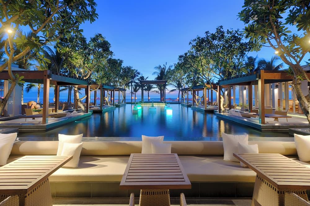游泳池 / Expedia Group image