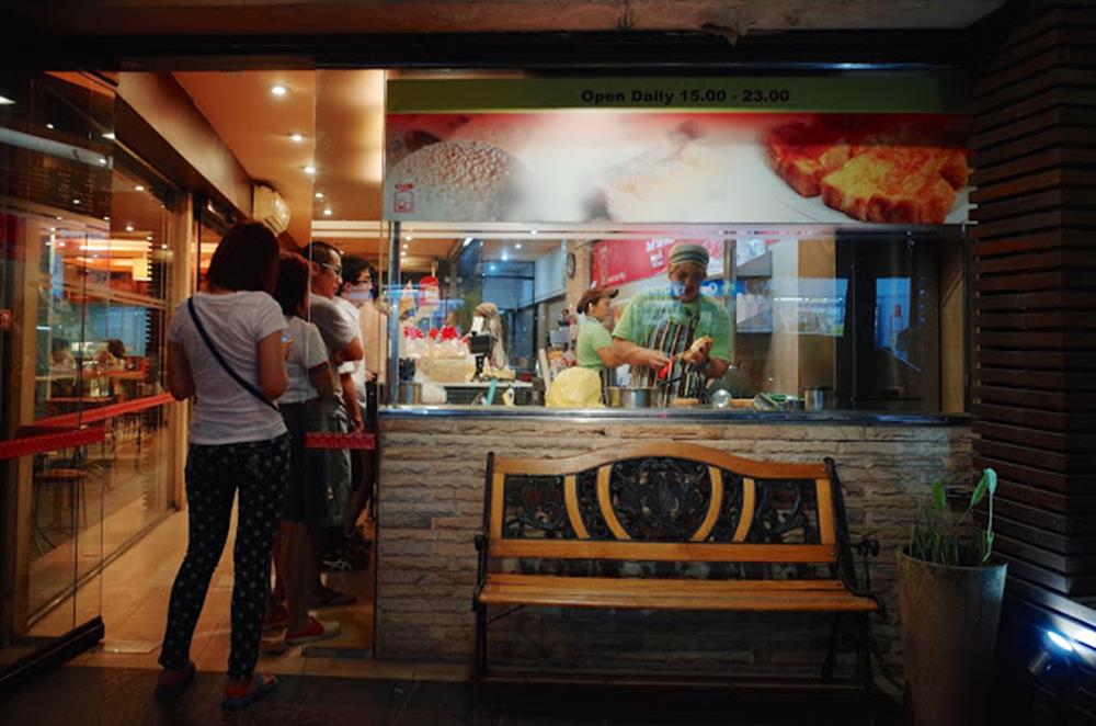 誤打誤撞走進了間排隊名店(Mont),後來上網查了才知道這家的法式吐司很有名
(但我吃的當下是覺得還好 ……)
@ Nimmanhaemin Rd., Chiang Mai, Thailand
—
Ricoh GR