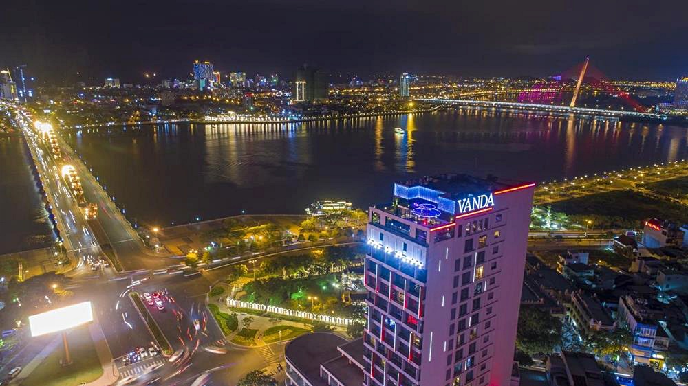 峴港-住宿-推薦-凡達酒店-夜景