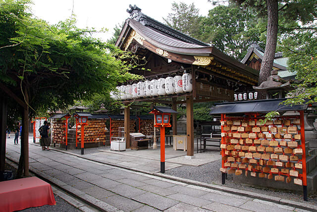 京都-top10-神社-安井金比羅宮
