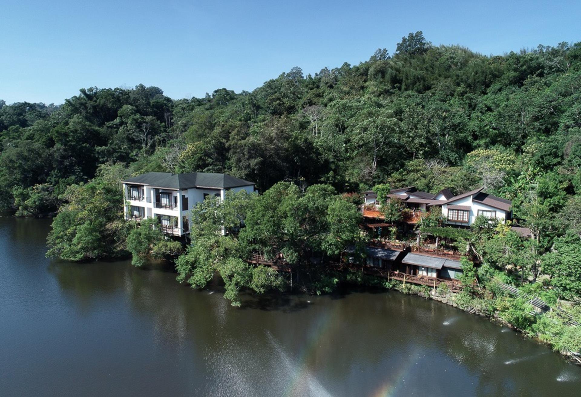 苗栗大湖住宿推薦 - 臨湖而建的湖畔花時間溫泉會館