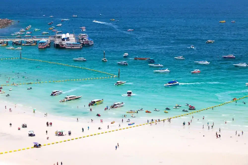 PATTAYA ,AUGUST 30 : beach of Koh Larn Island from viewpoint Koh Larn Island in Pattaya City on August 30,2015, Koh Larn island is the most famous of pattaya city in Pattaya Chonburi, Thailand.
