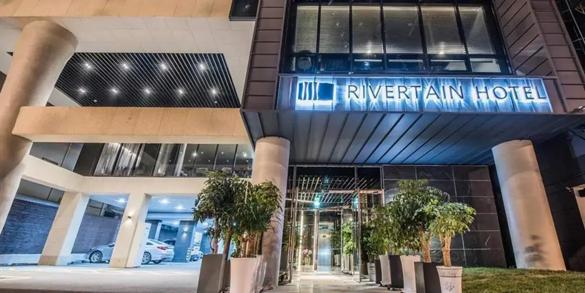 Rivertain Hotel