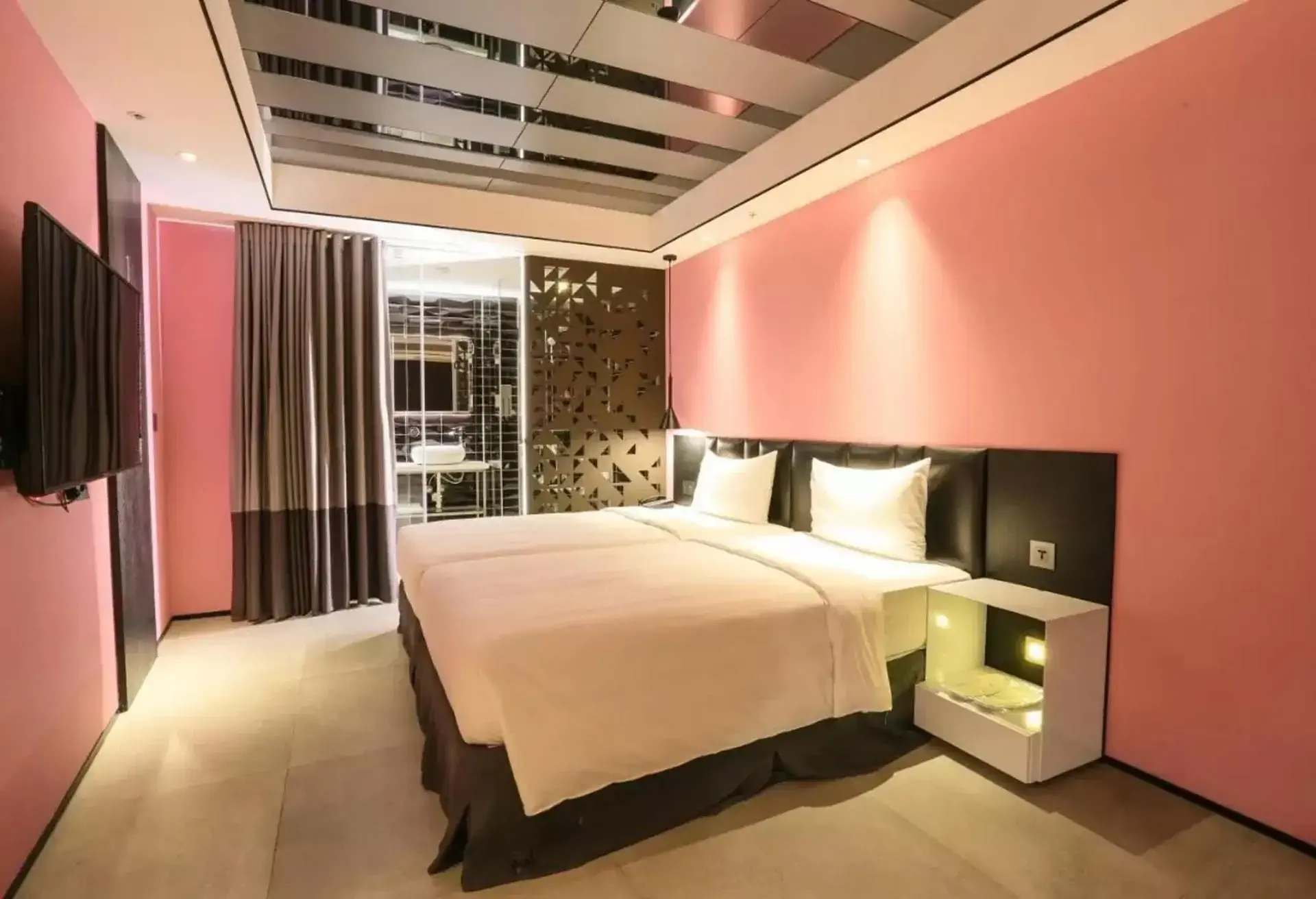 台北CP值住宿推薦Hotel Papa Whale