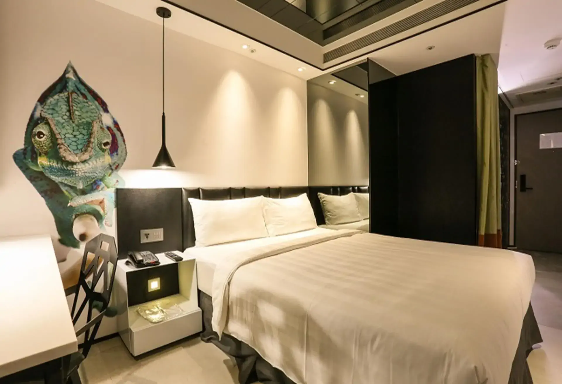 台北CP值住宿推薦Hotel Papa Whale