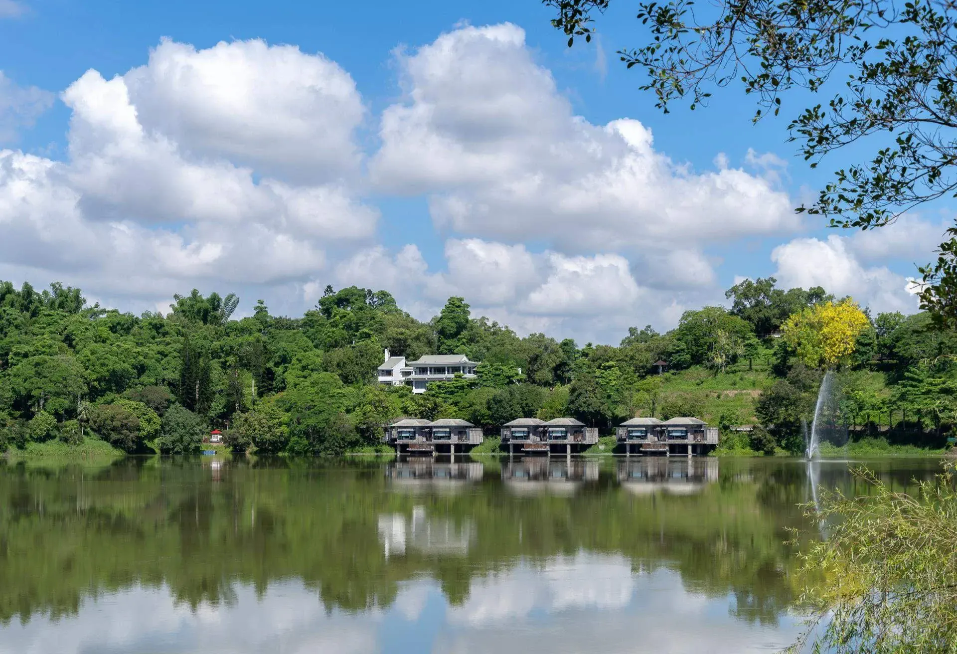 尖山埤江南渡假村,鹽水月津港親水公園附近住宿,鹽水住宿,鹽水飯店,月津港燈節住宿,月津港住宿,月津港親水公園 附近 住宿,鹽水月津港2022