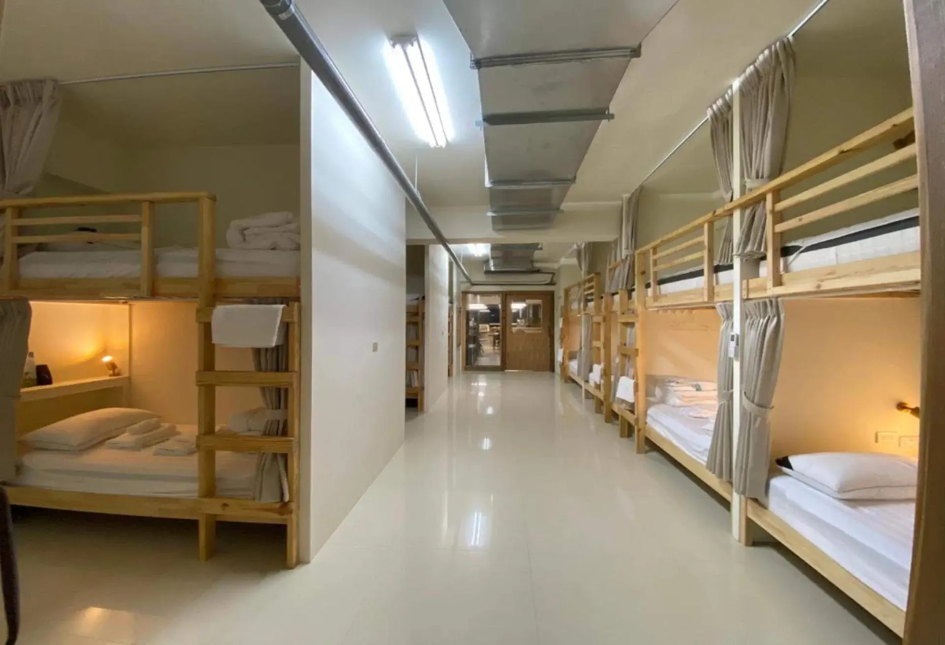 Khun ba ba,高鐵新竹站住宿,新竹高鐵便宜住宿,新竹火車站住宿