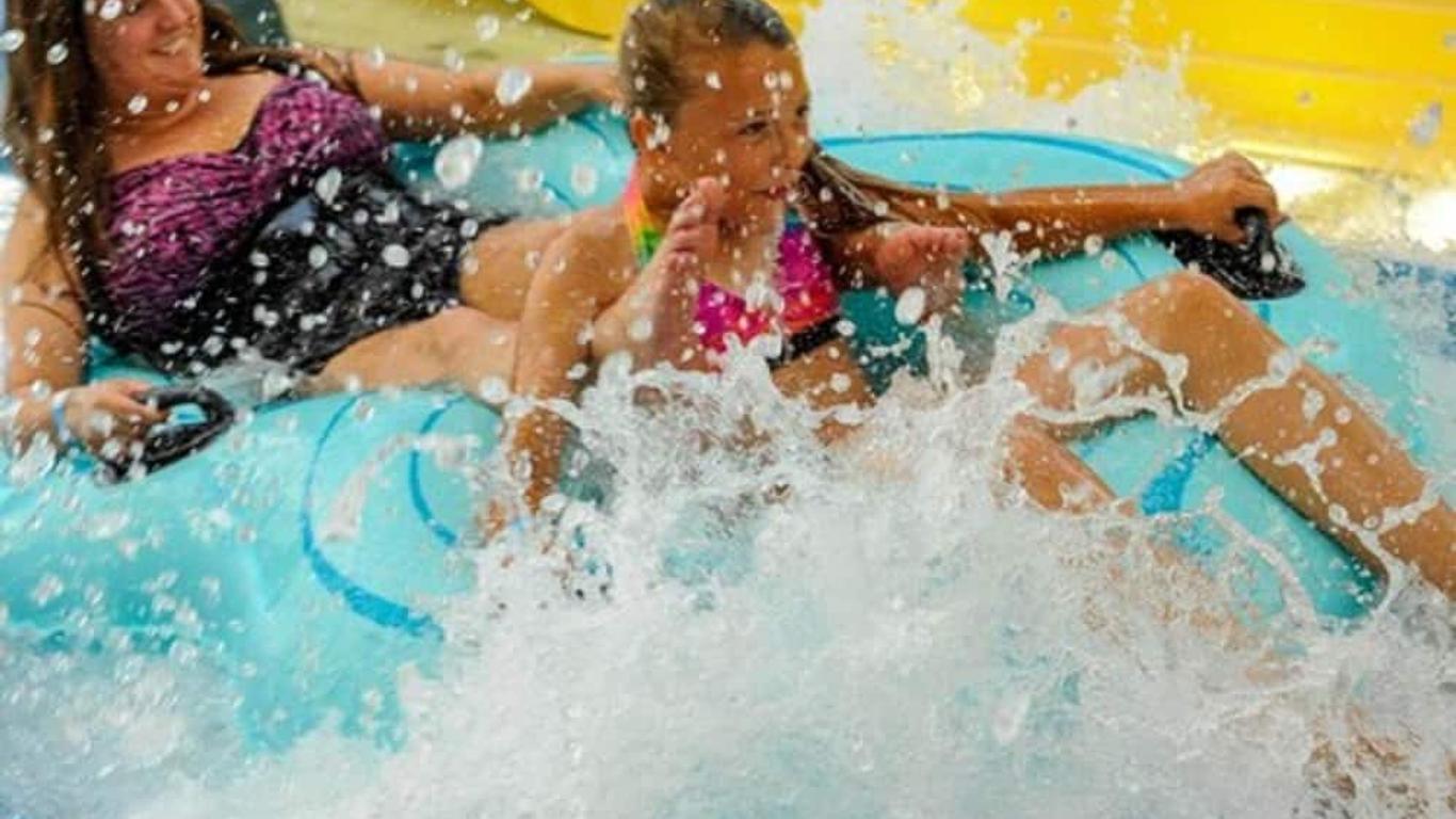Big Splash Adventure 室內水上樂園暨渡假村 - 法蘭西力克