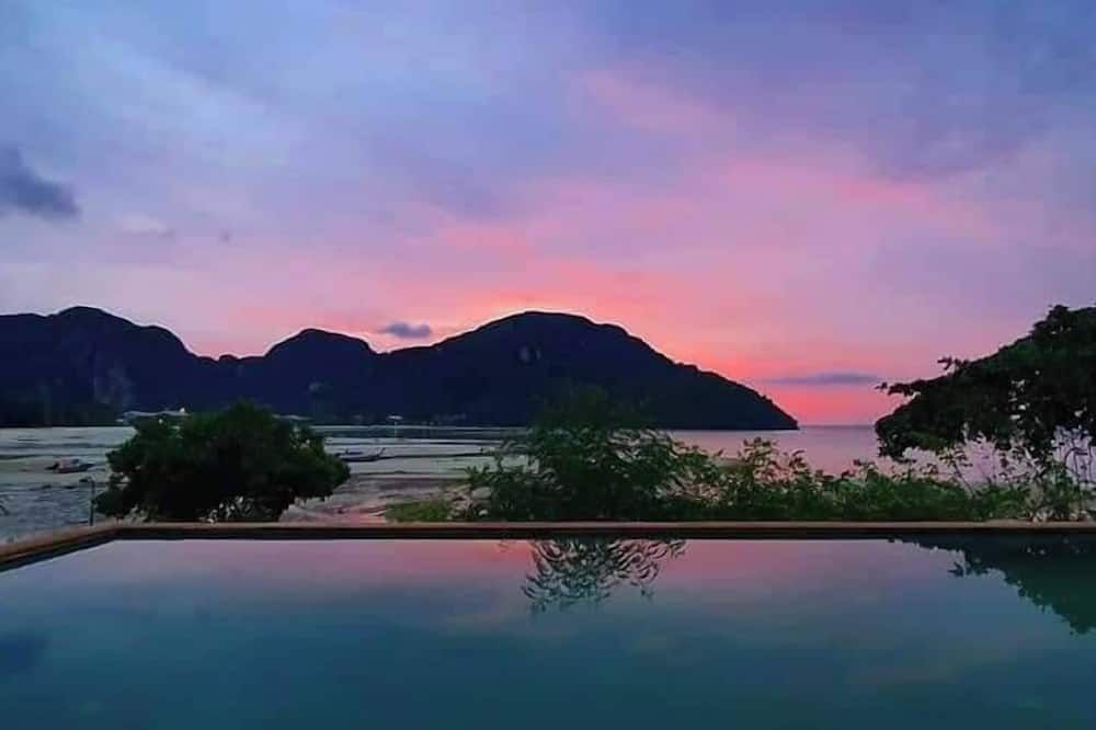 游泳池