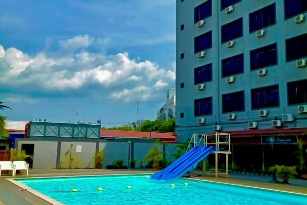 游泳池