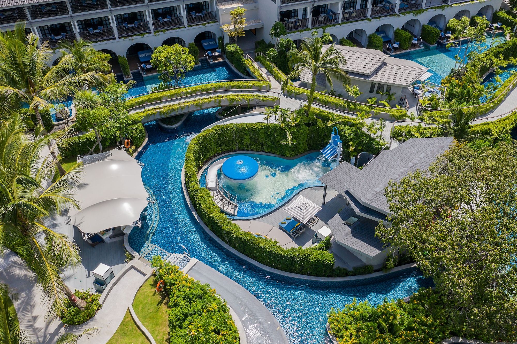 游泳池