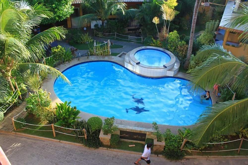 游泳池