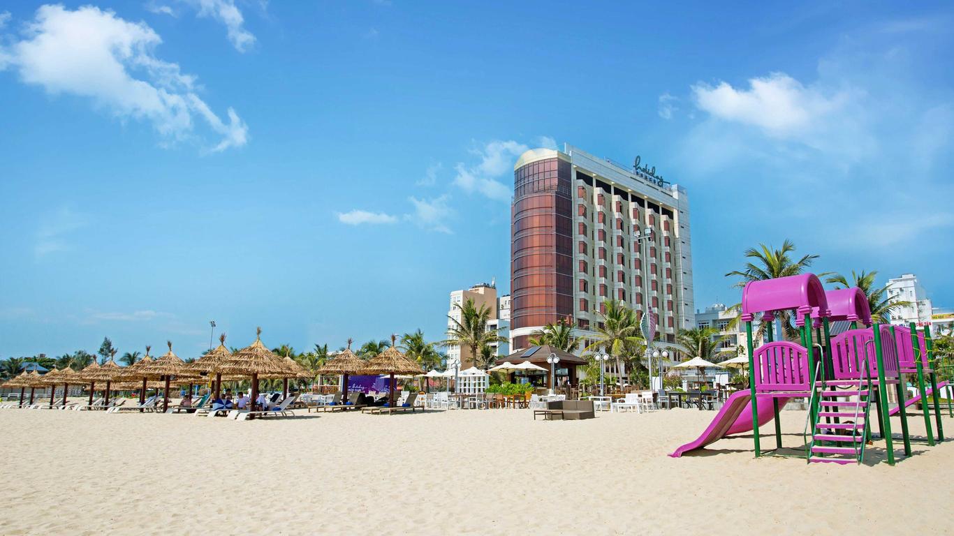 峴港海灘假日度假飯店