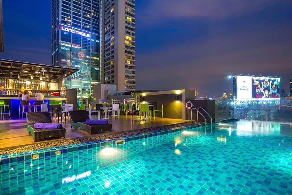 游泳池